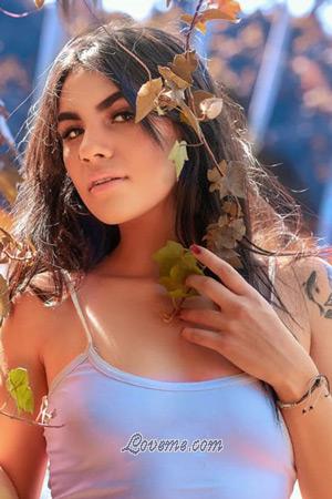 198305 - Sara Age: 25 - Colombia