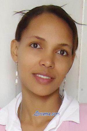 203124 - Yut Age: 39 - Angola