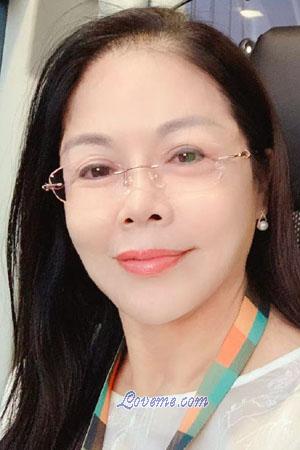 204425 - Lizzie Age: 57 - China